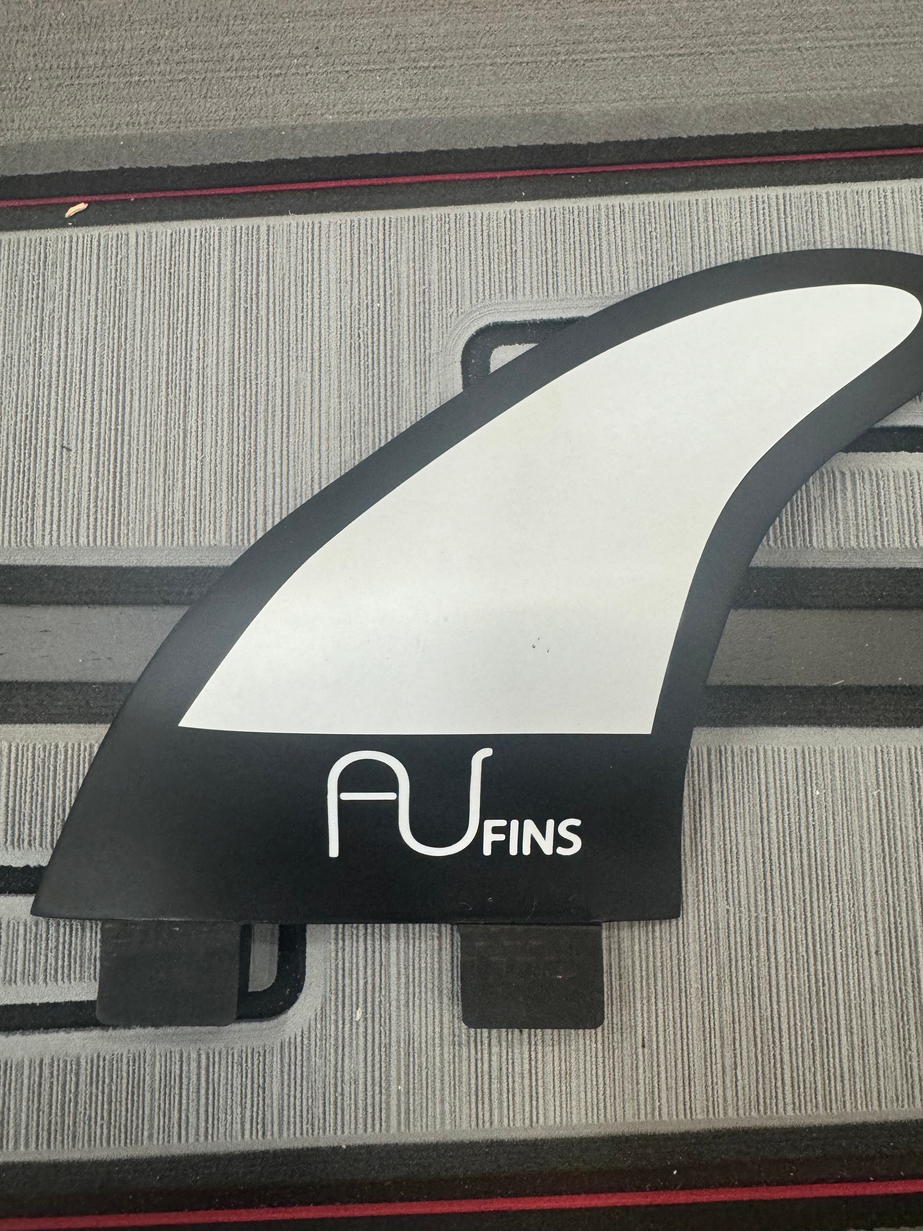 AU BLK/WHT FCS Surf Fin (2-Tab)