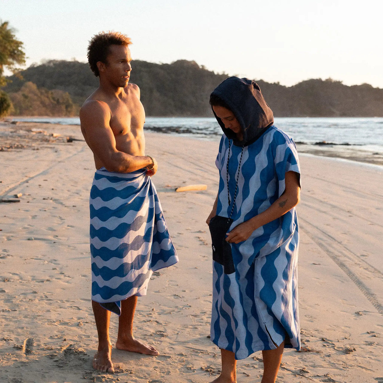 Nomadix Changing Poncho | Slack Tide Coastal Blue