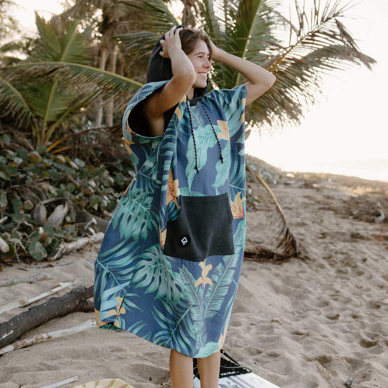 Nomadix Changing Poncho | Palms Dusk